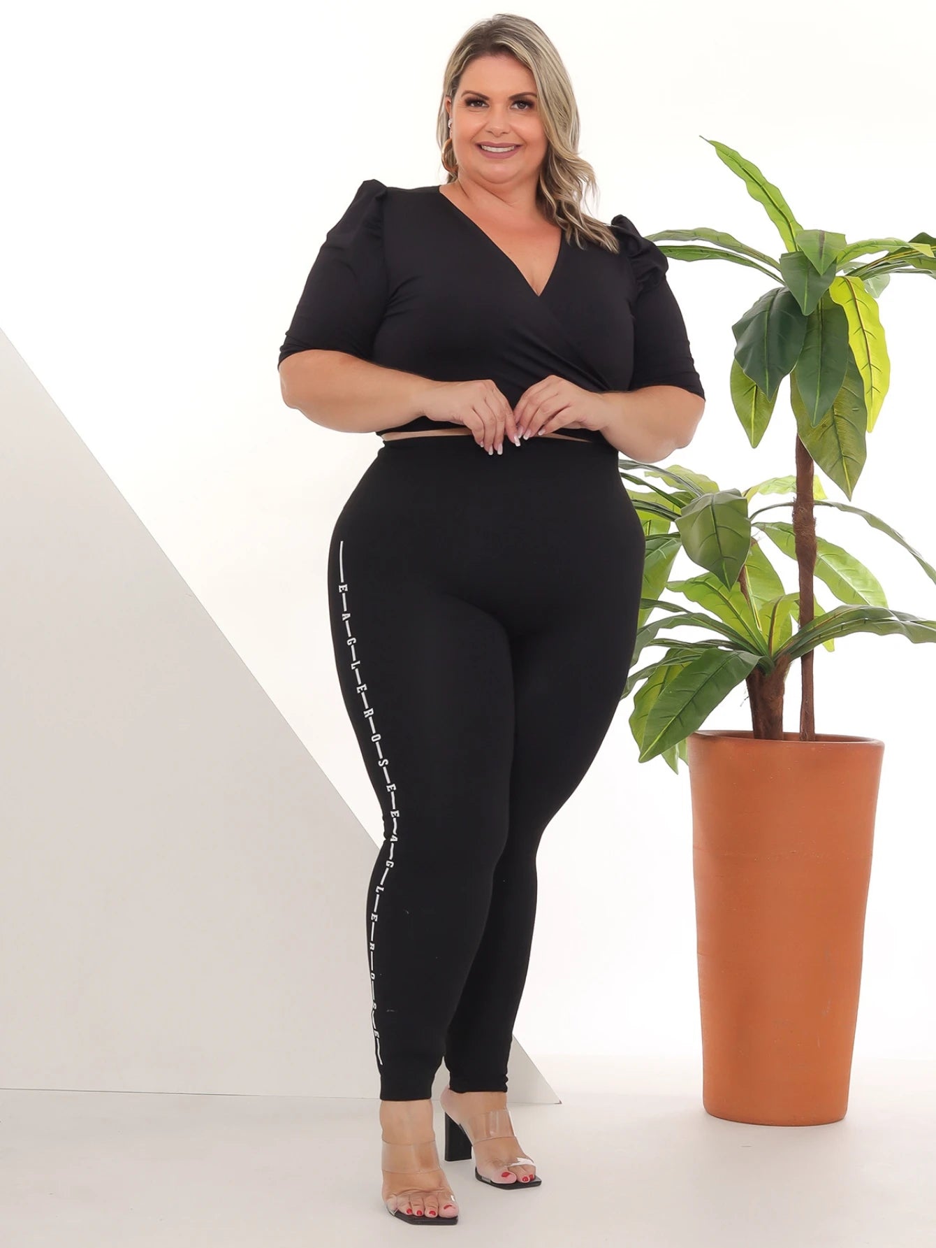 Calça Legging Femininam Plus Size Levanta Bumbum Cintura Alta Total Black Confortável Algodão Modela Corpo